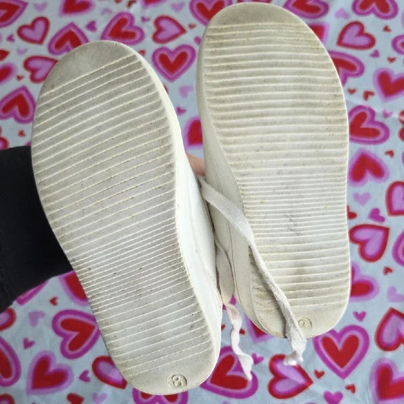 Disney White and Red Sneakers with Bow Accent - Picture 4 of 6